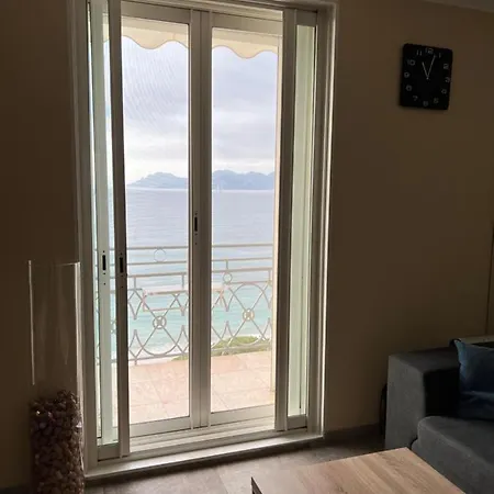 Apartamento Newly Renovated: Sea-front Croisette, Top-floor *